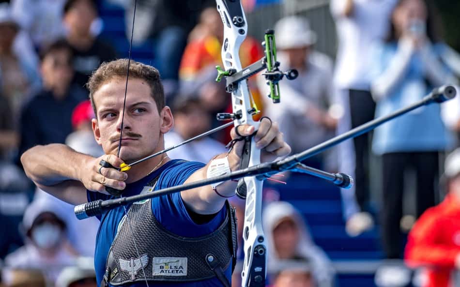 Arqueiro Marcus D'Almeida mira vaga olímpica no Mundial de Berlim