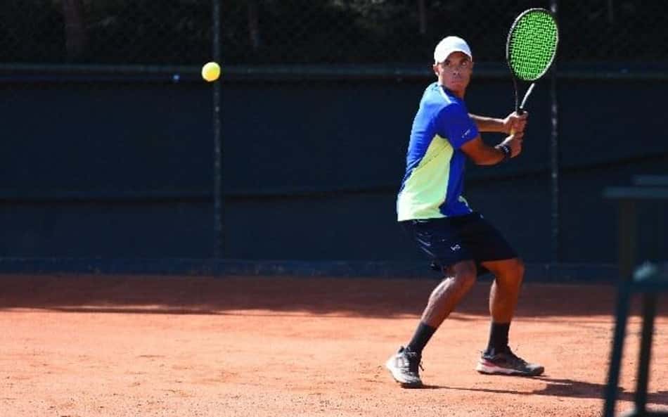 Paranaense Matheus de Lima avança às oitavas na III Copa Instituto Icaro DM em Curitiba (PR)