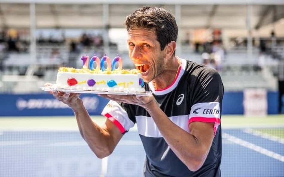 Melo celebra marca da milésima partida e recebe homenagem da ATP
