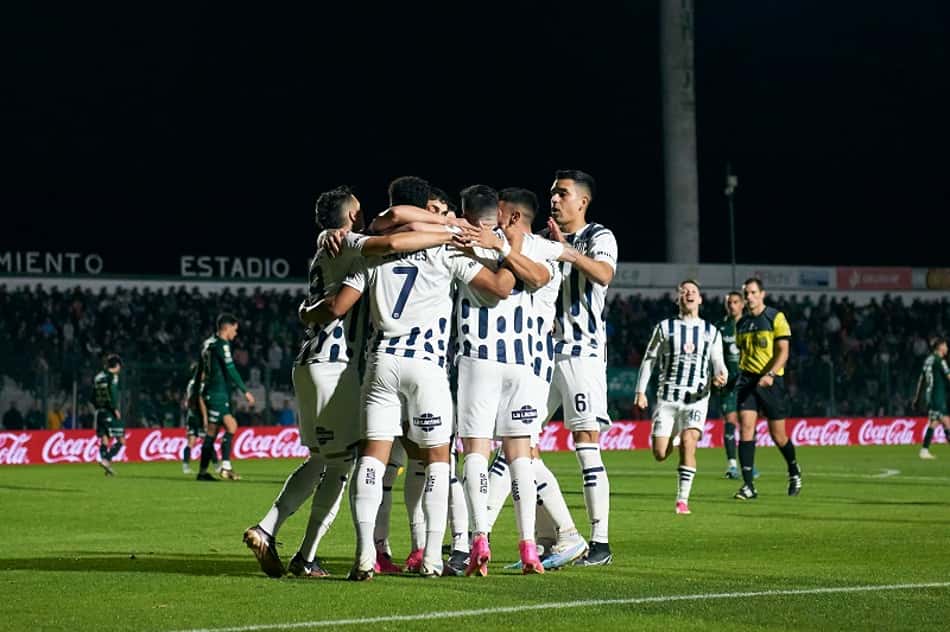 no-argentino-talleres-se-anima-para-cortar-diferenca-do-river-plate-Futebol-Latino