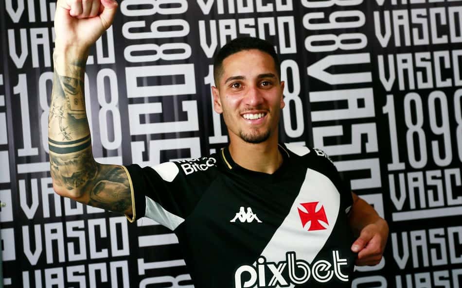 Conheça a trajetória de Praxedes até chegar ao Vasco
