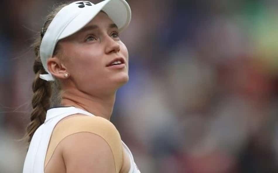 Rybakina deixa Wimbledon com elogios a Jabeur e saldo positivo