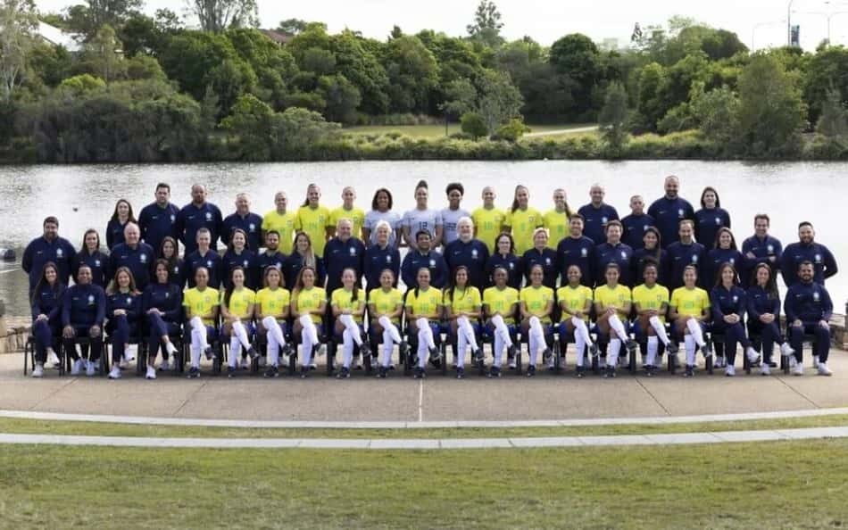 Fernanda Gentil exalta conquistas inéditas da Seleção Feminina na Copa e compara com a masculina: 'Imagina o Neymar espremido?'