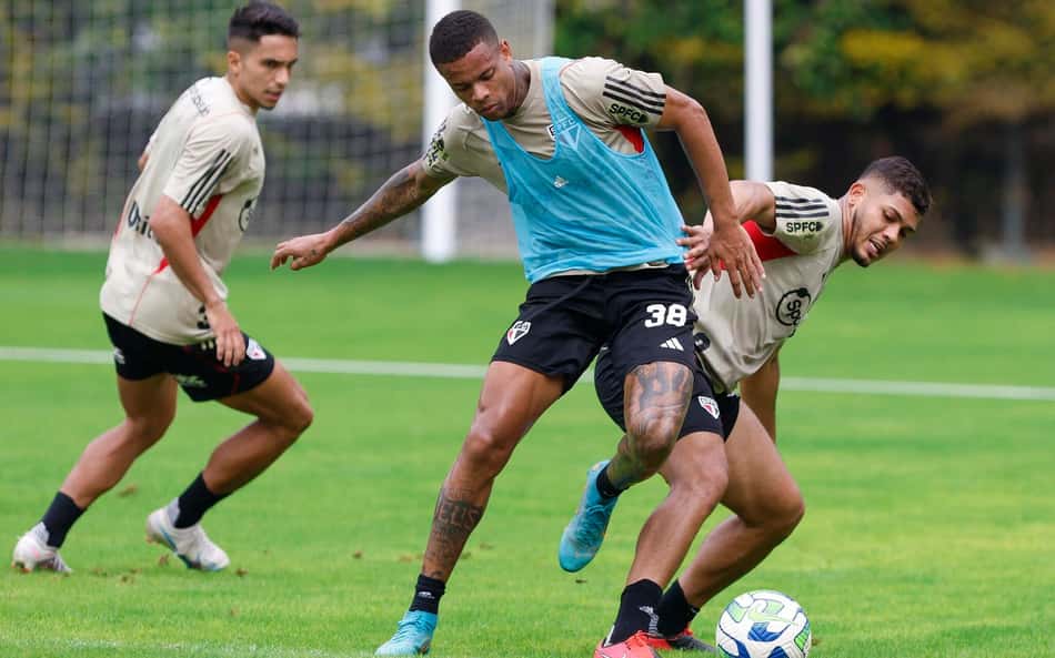 Reapresentação do São Paulo conta com evolução de lesionados e presença da base