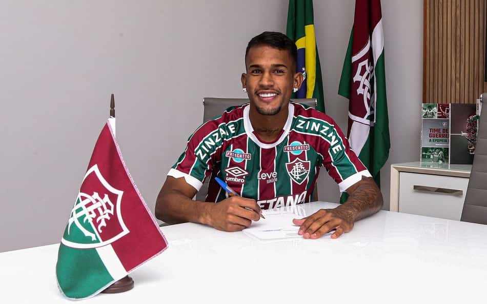 Fluminense negocia com Avaí o empréstimo do meia Edinho até o fim da temporada