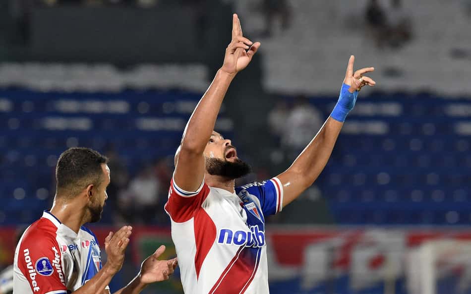Com gol de Zé Welison, Fortaleza vence Libertad no Paraguai e abre vantagem nas oitavas da Sul-Americana