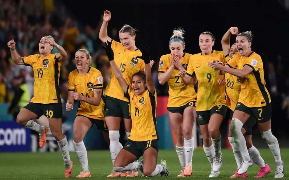 Copa do Mundo Feminina: Voo viraliza após passageiros acompanharem classificação da Austrália