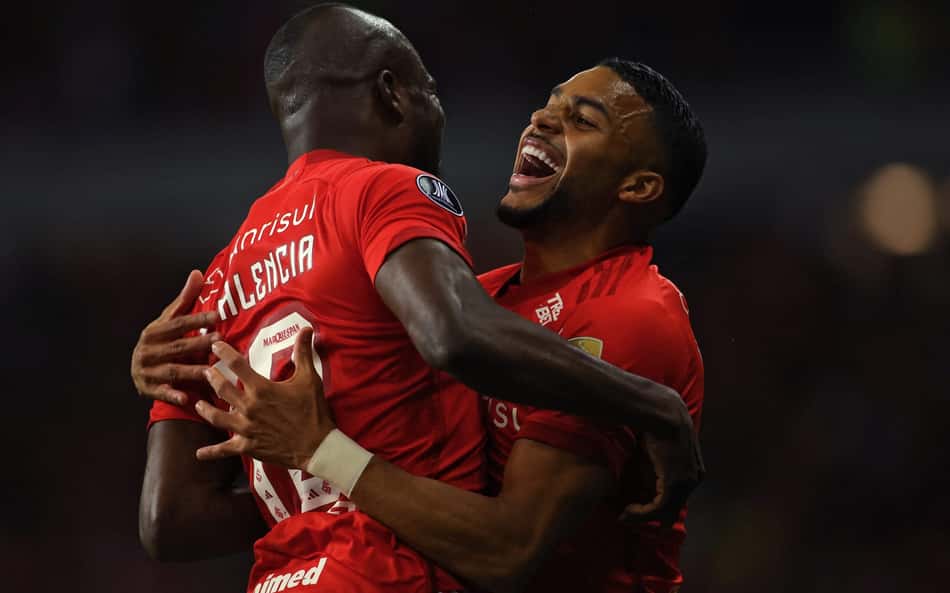 Valencia decide mais uma vez, Internacional vence o Bolívar e confirma vaga na semifinal da Libertadores