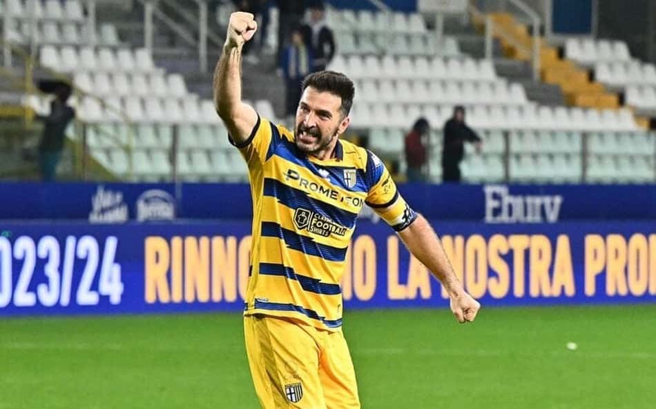 Buffon anuncia aposentadoria aos 45 anos e agradece aos torcedores: 'Vocês me deram tudo'