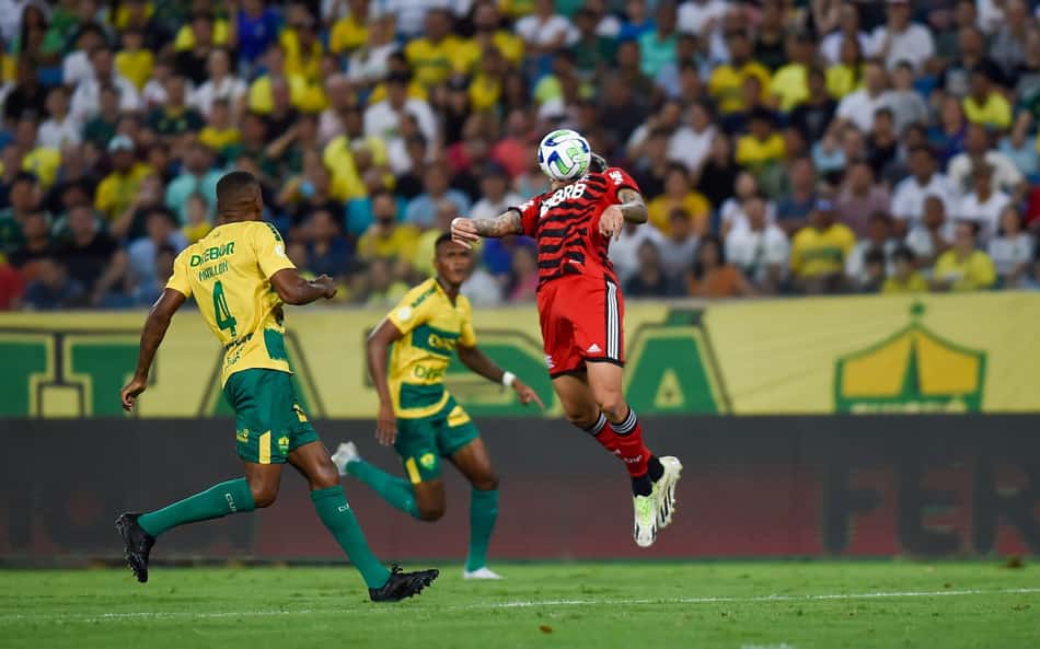 OPINIÃO: Flamengo faz vexame contra o Cuiabá e desempenho escancara falhas em instável time de Sampaoli