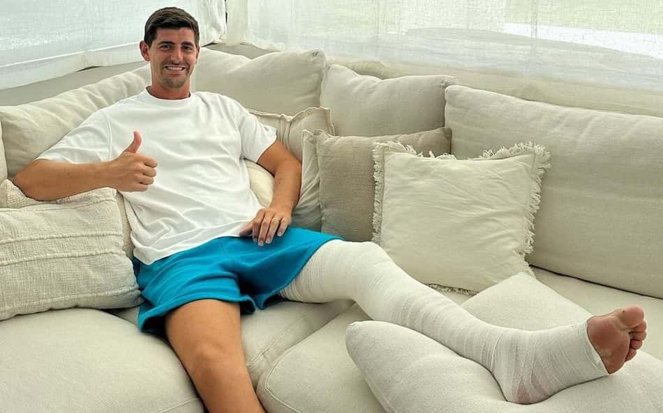 Courtois lamenta grave lesão no joelho e tranquiliza torcedores: 'Você nunca espera passar por algo assim'