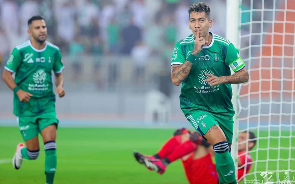 Firmino celebra hat-trick em estreia pelo Al Ahli: 'Quero ajudar no desenvolvimento da Liga Saudita'