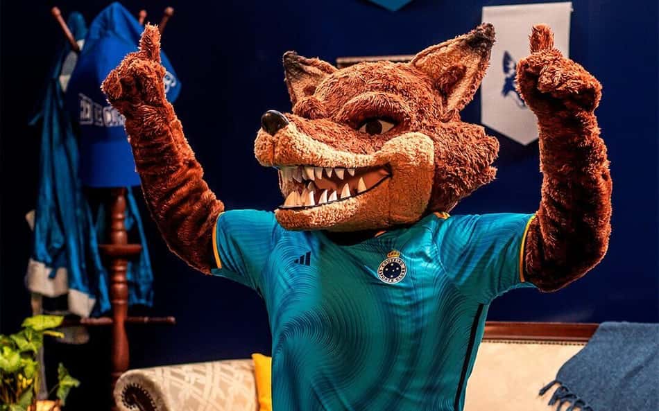 Nova terceira camisa do Cruzeiro homenageia a Tríplice Coroa