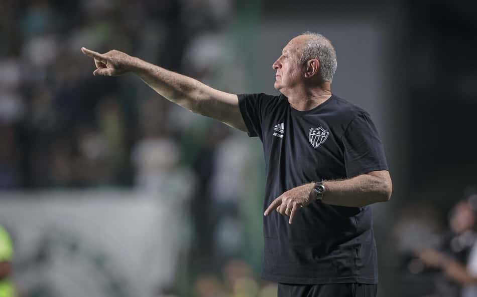 Direção do Atlético-MG vê evolução no time e dá voto de confiança em Felipão