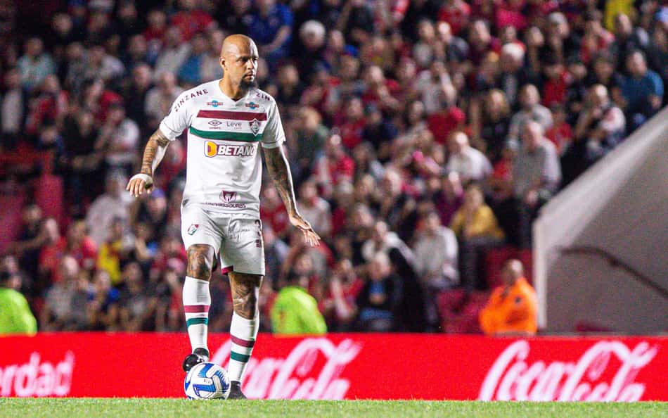 Fluminense: Felipe Melo questiona medidas do campo do Argentinos Juniors e afirma: 'Podemos conquistar a Libertadores'