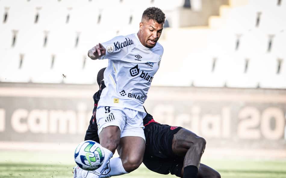 ATUAÇÕES: Marcos Leonardo salva o Santos de derrota contra o Athletico