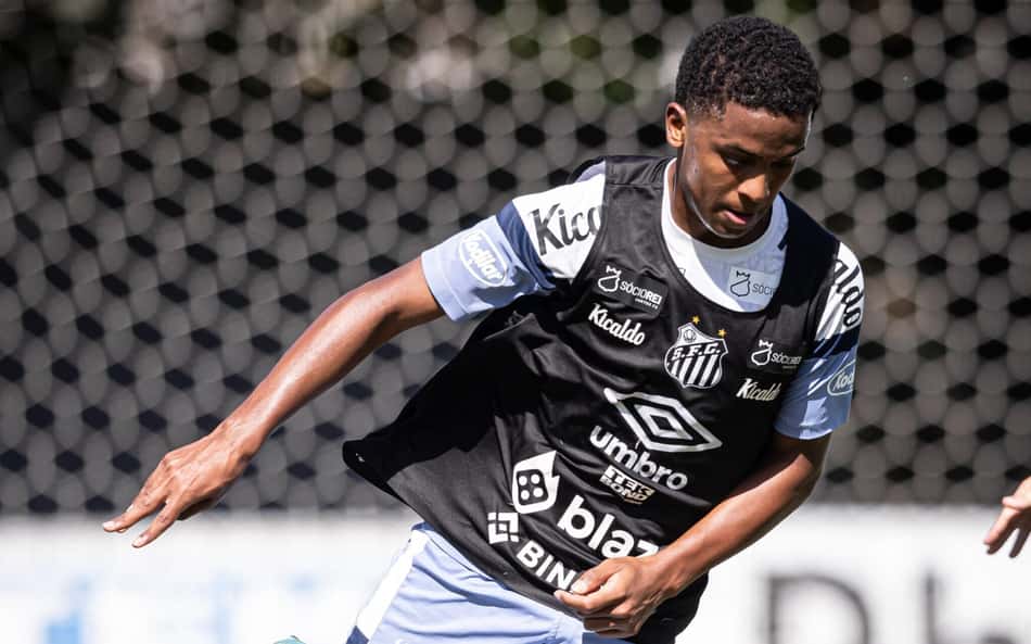 Promessa do Santos é promovida para treinar com o profissional