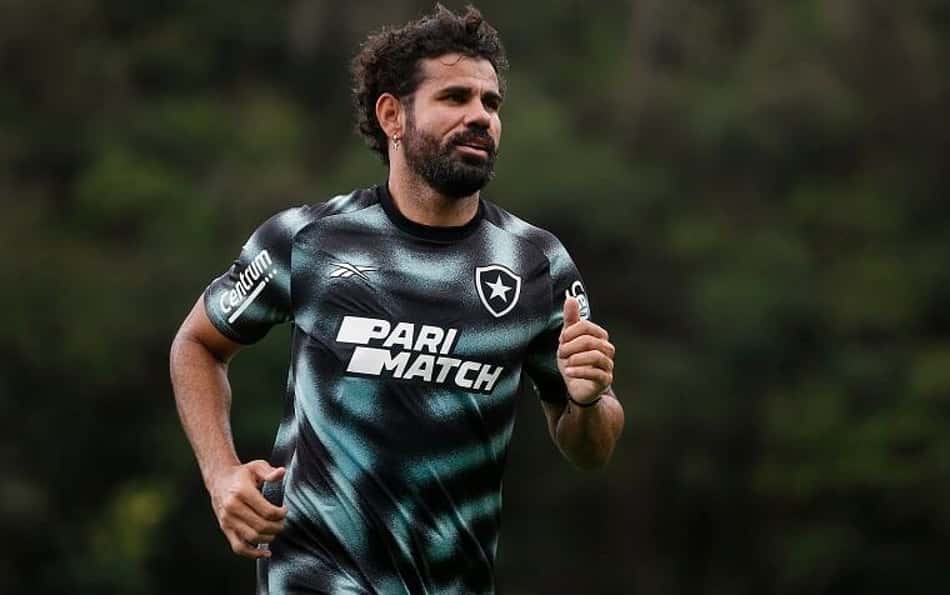 Presenças de Gabriel Pires e Diego Costa marcam treino do Botafogo