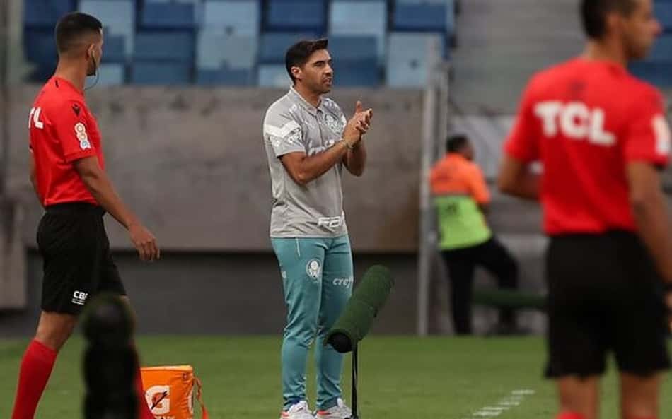 AO VIVO! Abel Ferreira fala em entrevista coletiva após vitória do Palmeiras no Brasileirão