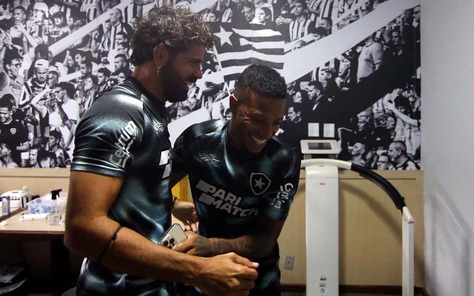 Mais um bom sinal? Agora no Botafogo, Diego Costa reencontra parceiros em conquistas anteriores