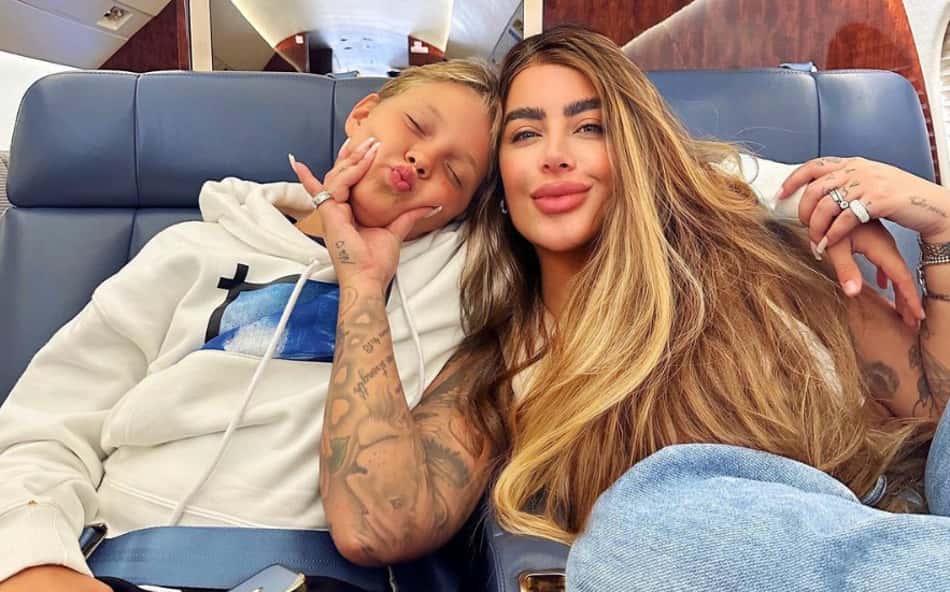 Rafaella, irmã de Neymar, chega a Paris com sobrinho e faz tour por quarto de hotel