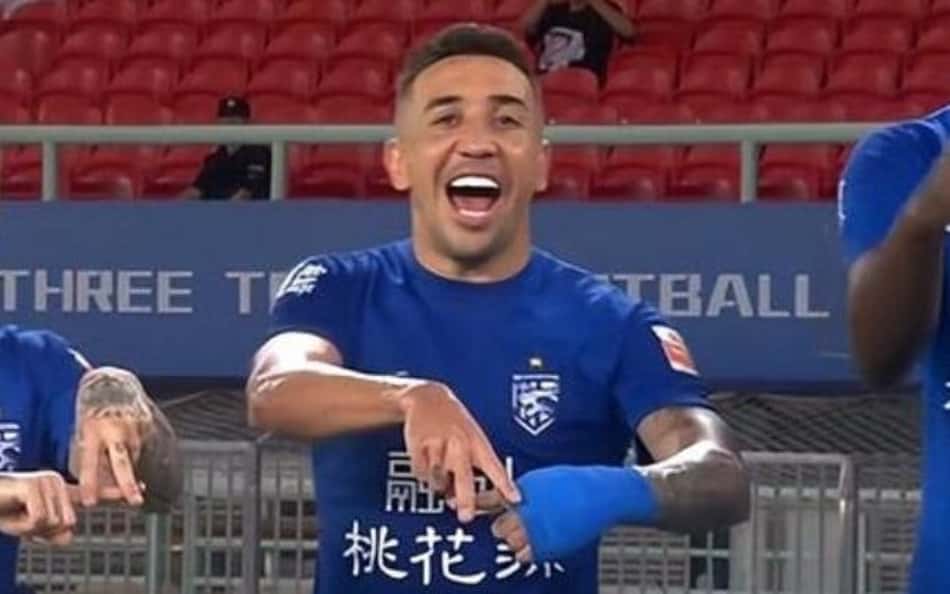Davidson marca dois gols, Wuhan Three Towns vence e fica perto de vaga na Champions da Ásia