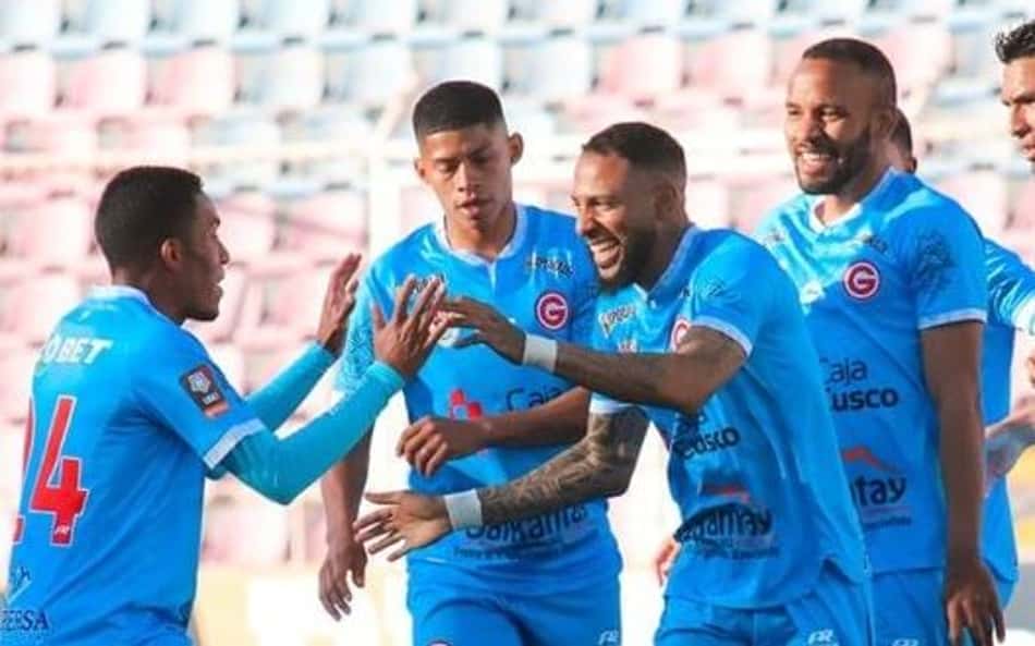 Peruano: Cantolao empata com Huancayo; Garcilaso aplica goleada