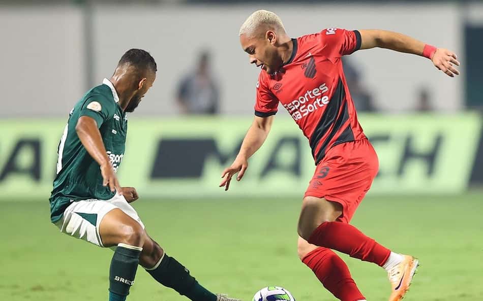 Brasileirão: Em duelo de opostos, Goiás arranca empate com Athletico-PR e se afasta do Z4