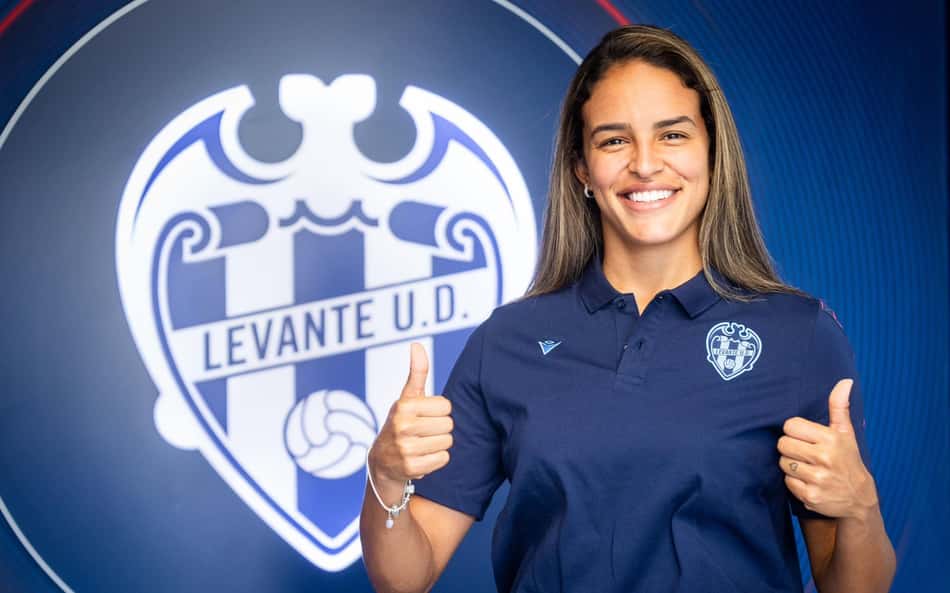 Gabi Nunes valoriza a chegada ao Levante, da Espanha, e afirma: 'Me sinto em casa'