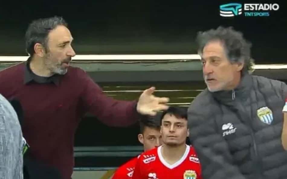 Técnicos discutem e são flagrados pelas câmeras