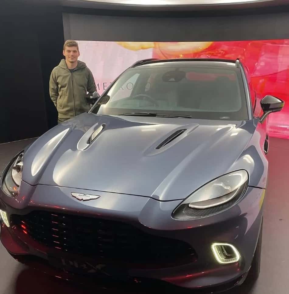 Max-Verstappen-Aston-Martin-007