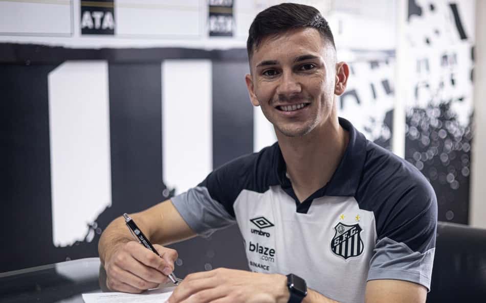 O último reforço? Santos anuncia atacante Maximiliano Silvera