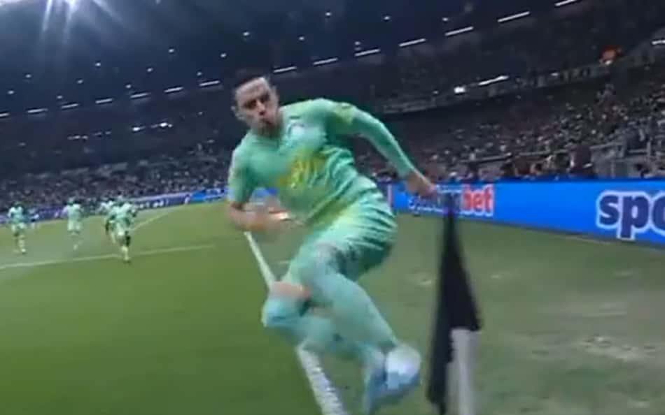 Torcedores do São Paulo relembram caso Luciano e pedem punição a Raphael Veiga, do Palmeiras, por comemoração