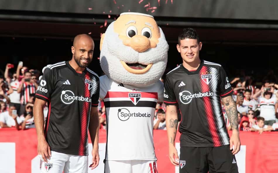 Fornecedora corrige erro, e São Paulo lança terceira camisa para 2023