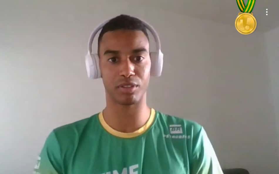 Destaque no badminton, Ygor Coelho conheceu o esporte em projeto social do pai: 'Brincava comigo'