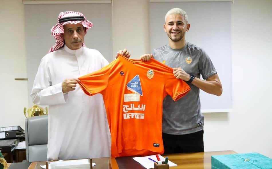 Atacante Capixaba acerta com equipe da Arábia Saudita e celebra: 'Muito feliz'