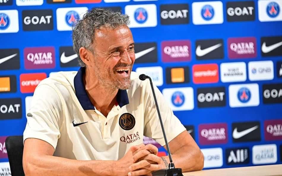 Luis Enrique, técnico do PSG, defende Luis Rubiales em polêmica na Espanha: 'Trabalho sobressalente'