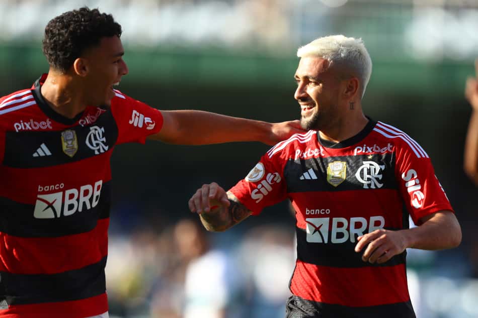 arrascaeta-e-victor-hugo-flamengo