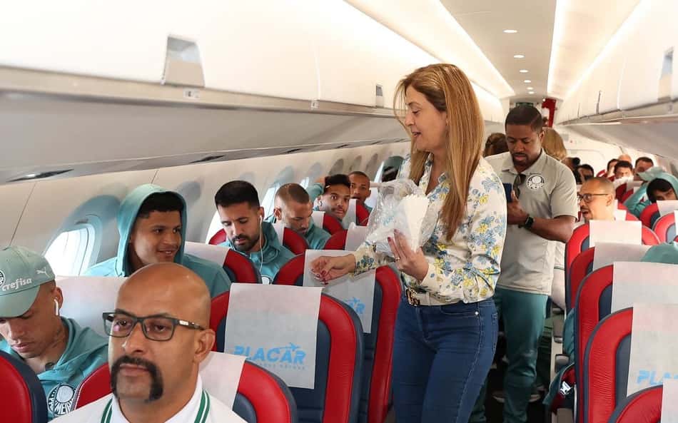 Com alta aprovação interna, Palmeiras parte para sua terceira viagem com avião de Leila Pereira