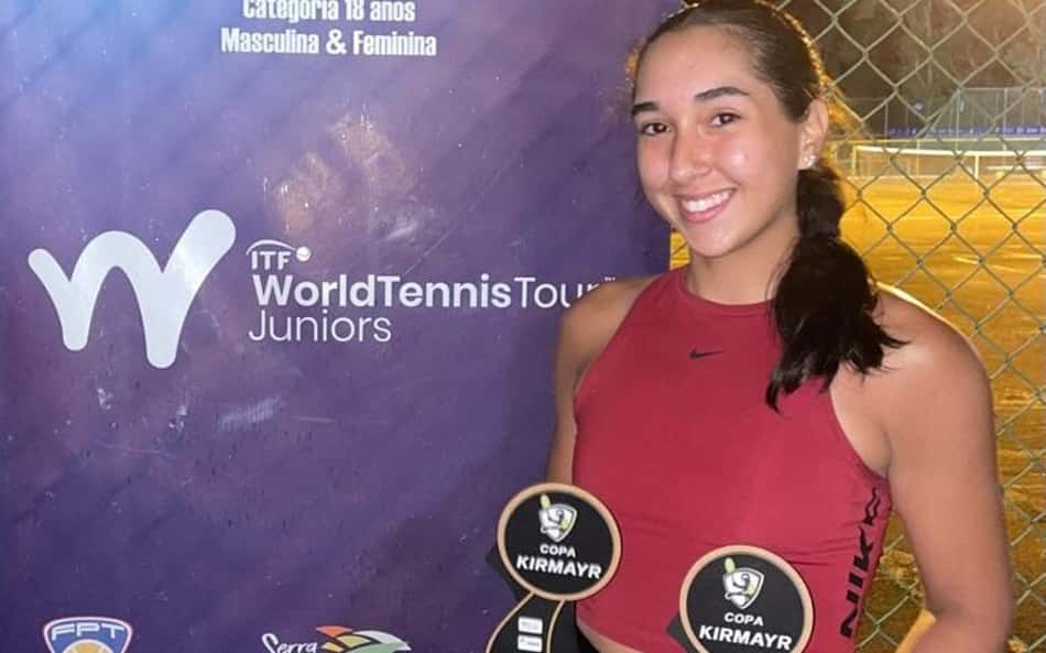 Beatriz Guerra é campeã em Serra Negra (SP) e levanta primeiro troféu internacional em simples