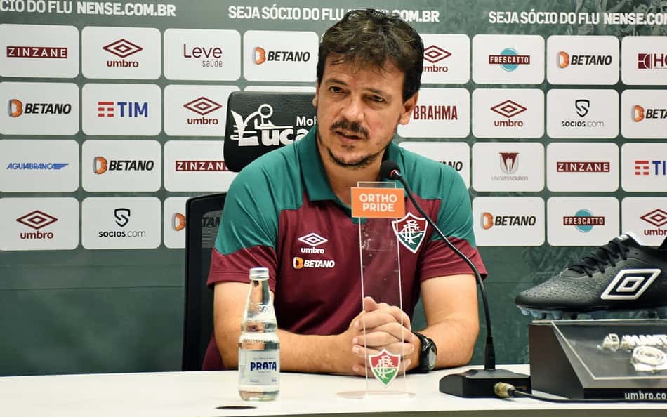 Técnico do Fluminense, Fernando Diniz vê falta de concentração de sua equipe em derrota para o Grêmio