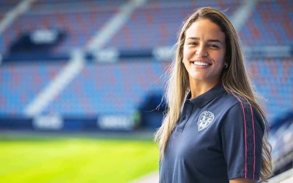 Gabi Nunes valoriza chegada ao Levante: 'Me sinto em casa'