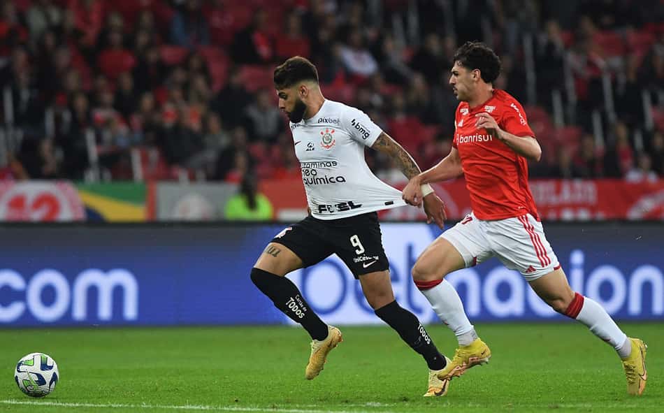 VÍDEO: Os melhores momentos do empate entre Internacional e Corinthians pelo Brasileirão