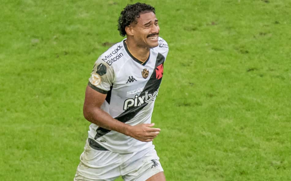 Vasco: Gabriel Dias realiza exames médicos para apurar gravidade da lesão na coxa direita
