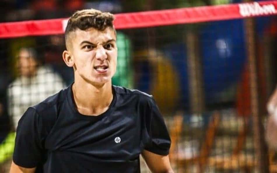 Mineiro de Belo Horizonte supera atleta da casa na final e leva o primeiro título em Juiz de Fora (MG)