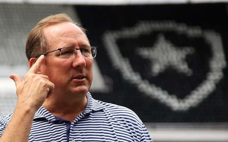 Com moderação? Veja o investimento de John Textor para o Botafogo na atual janela de transferências