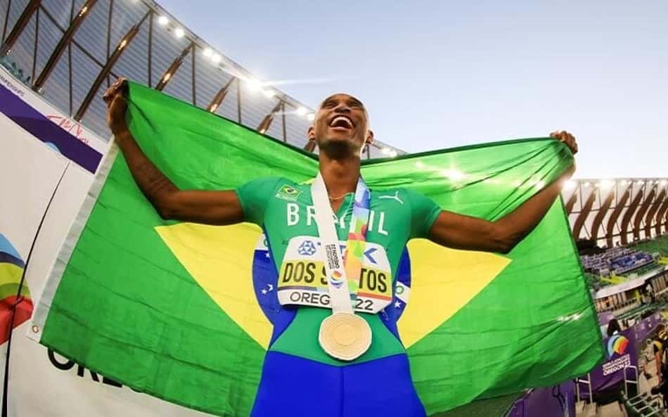 Alison dos Santos, o 'Piu', na final do mundial de atletismo; veja quando e onde assistir