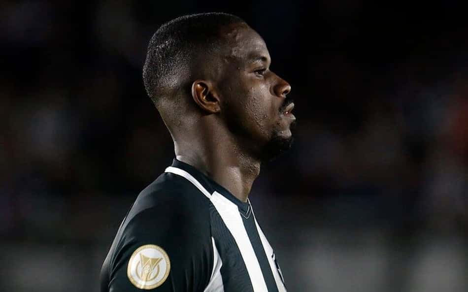 Botafogo: após finalizar tratamento no joelho, Kayke tem viagem marcada para a Bélgica e assinará com clube de John Textor