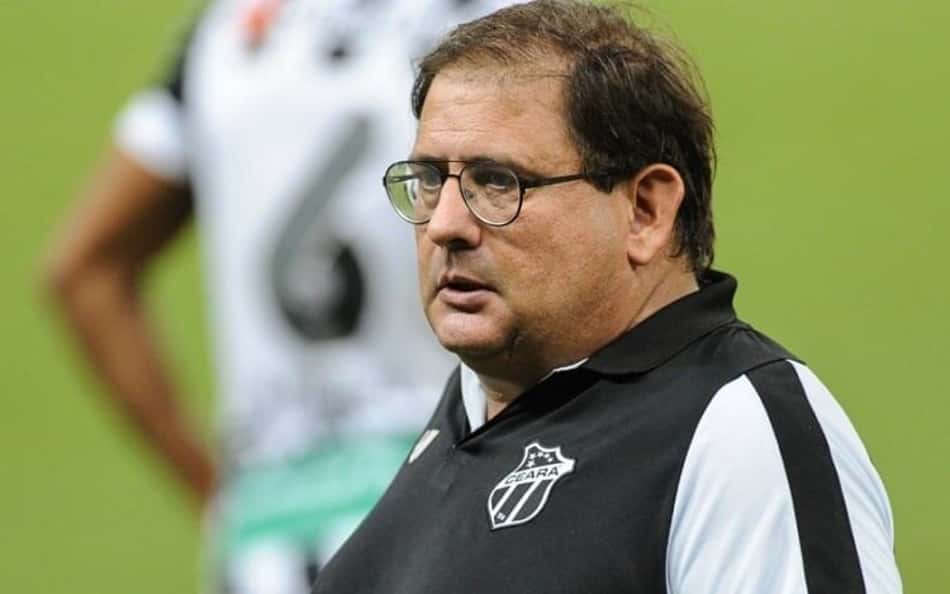 Ceará anuncia demissão de Guto Ferreira