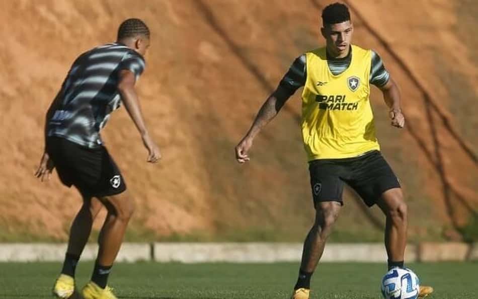 Com retorno de Luis Henrique, Botafogo treina de olho no confronto com o Guaraní, do Paraguai